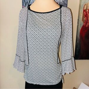 🔥🔥 LOFT Black and White Geometric Blouse